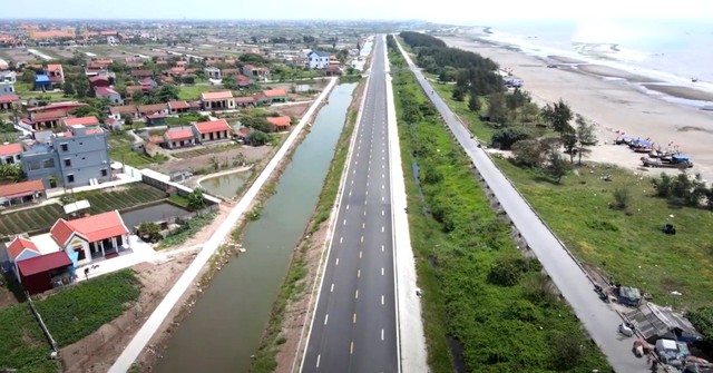 Image of the coastal road section through Rang Dong town, Nghia Hung district seen from above