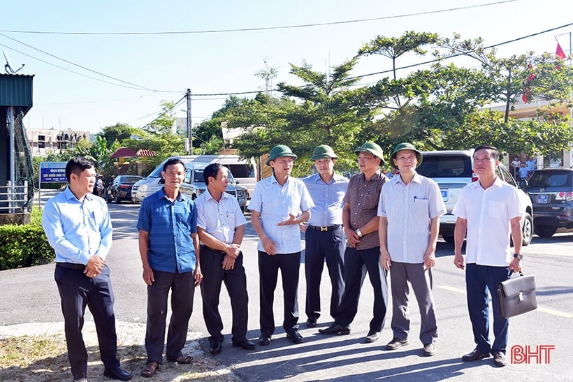 Schwerpunkt auf der Umsetzung des neuen ländlichen Bauprogramms in Ha Tinh