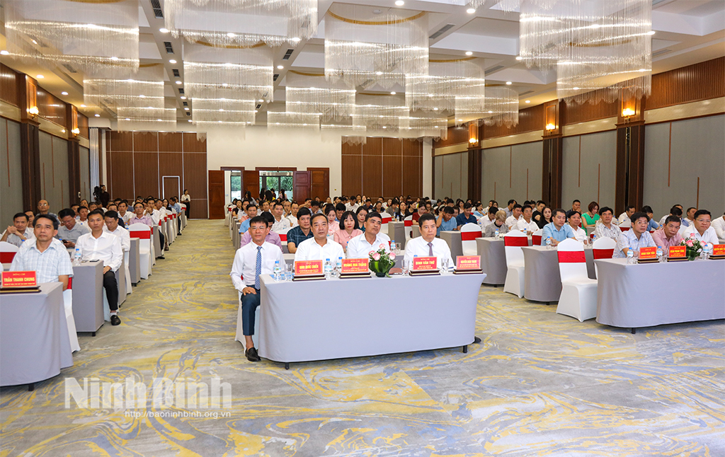 Districts and cities meet with businessmen and enterprises to celebrate Vietnam Entrepreneurs Day