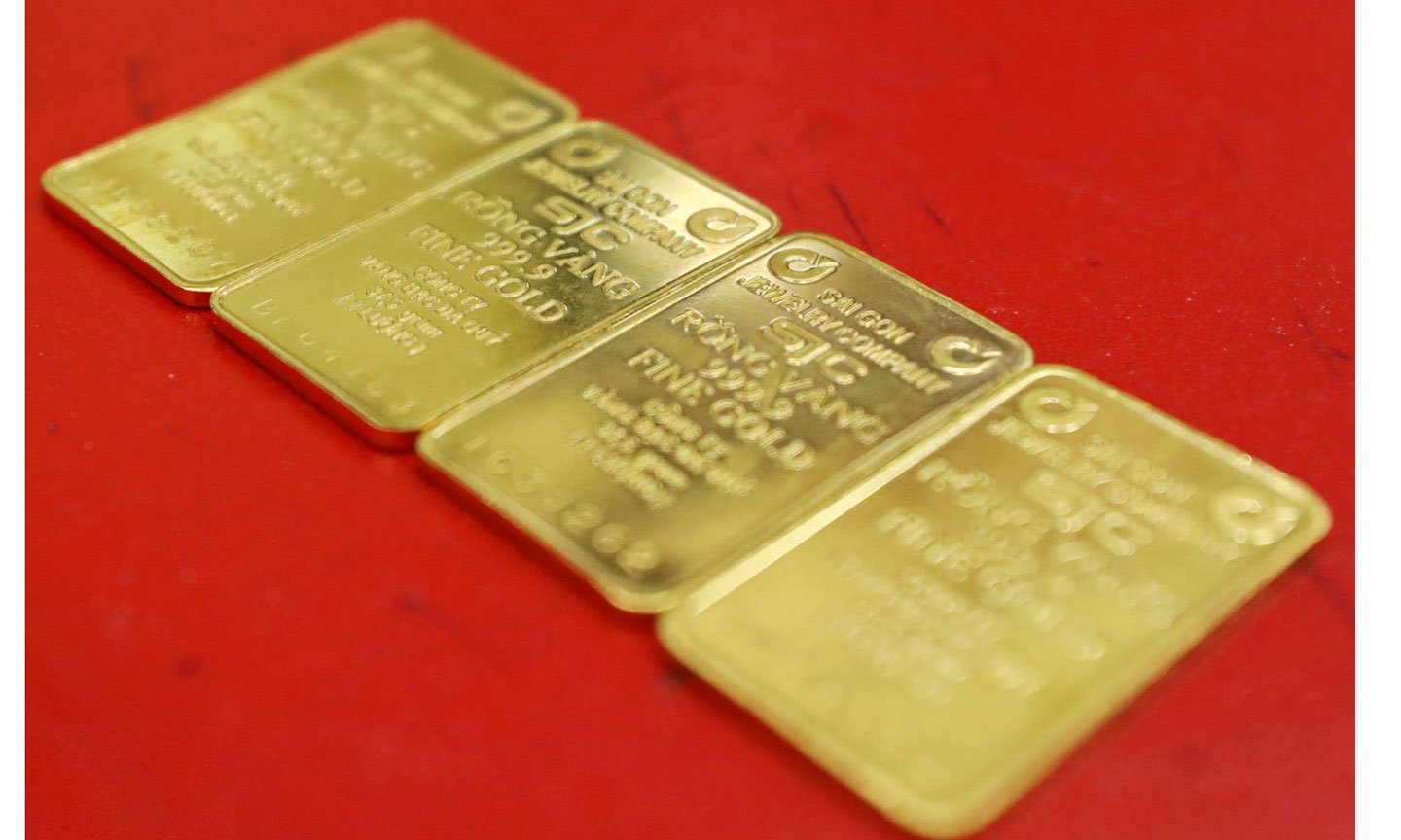 9:00 a.m. May 3: Continue to auction gold, deposit price 82.9 million/tael