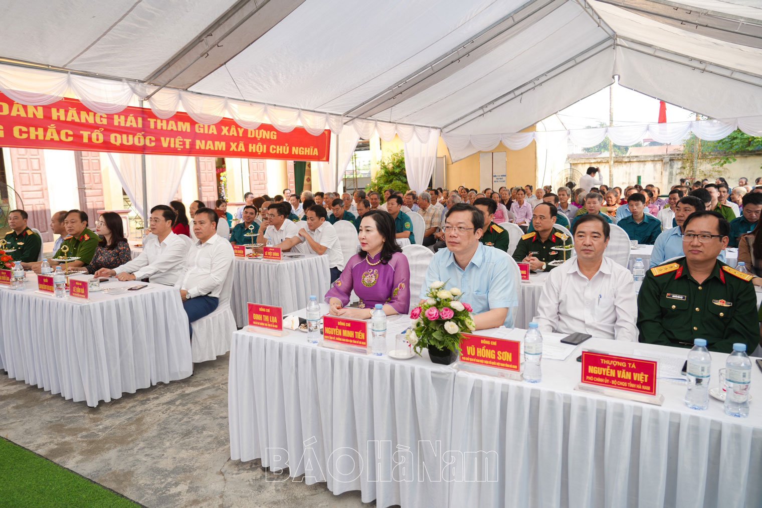 Đồng chí Phó Bí thư Thường trực Tỉnh ủy Đinh Thị Lụa dự Ngày hội Đại đoàn kết toàn dân tộc tại thôn Đông xã Hoàng Tây