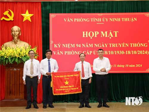 Văn phòng Tỉnh ủy: Họp mặt 94 năm ngày truyền thống Văn phòng cấp ủy