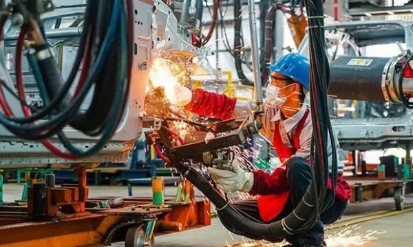 많은 기술 거대 기업들이 공급망을 베트남으로 이전할 계획입니다.