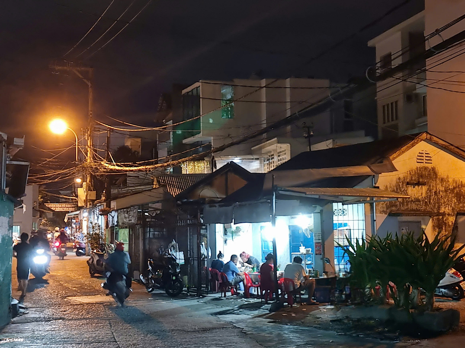 나트랑 시내 판딘기옷(Phan Dinh Giot) 거리. 사진: G.C