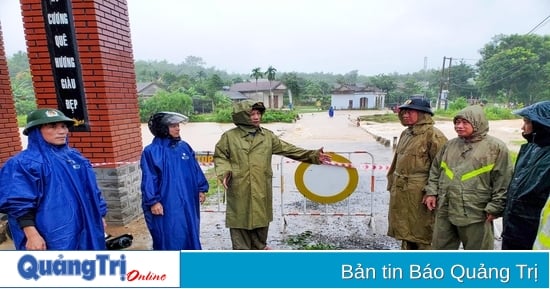 El vicepresidente del Comité Popular Provincial, Hoang Nam, inspeccionó la respuesta a la tormenta Nº 6 en el distrito y la ciudad de Cam Lo. Dong Ha