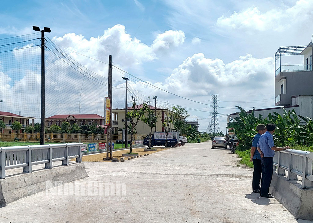 El puente llamado Gran Unidad en la comuna de Hung Tien