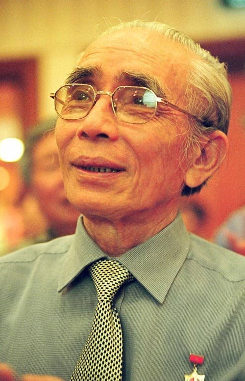 音楽の記憶の夜からの悲しい言葉 - ns-phan-huynh-dieu-musician の目が光る1年前の日に_bwsi-1467329621-width500height776.jpg