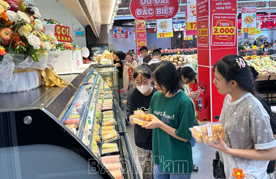 Siêu thị GO Hà Nam thu hút đông đảo người dân đến tham quan mua sắm