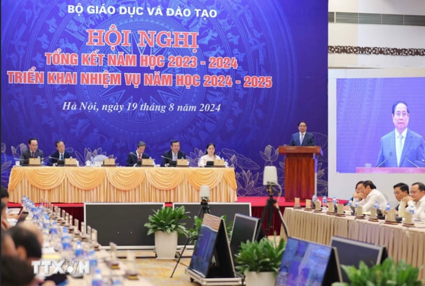 Thủ tướng Phạm Minh Chính chỉ đạo Hội nghị Tổng kết năm học 2023-2024 và triển khai nhiệm vụ năm 2024-2025. Ảnh: VGP