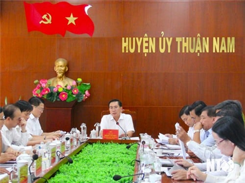 Đồng chí Phạm Văn Hậu, Phó Bí thư Thường trực Tỉnh ủy làm việc với Ban Thường vụ Huyện ủy Thuận Nam