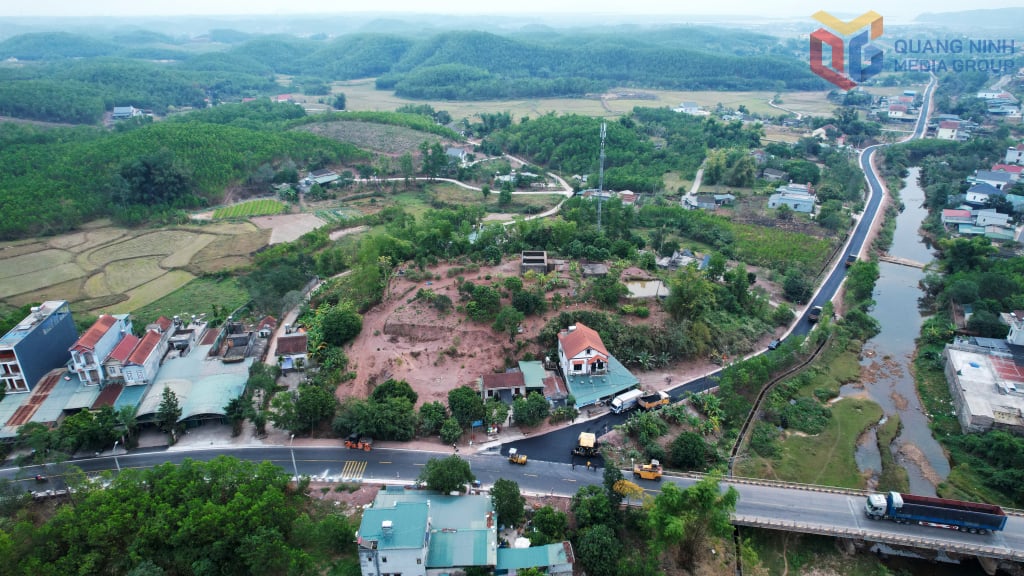 Dự án cải tạo, mở rộng tuyến đường trục xã Đường Hoa (H.Hải Hà) nối với QL18 có chiều dài hơn 2,5km