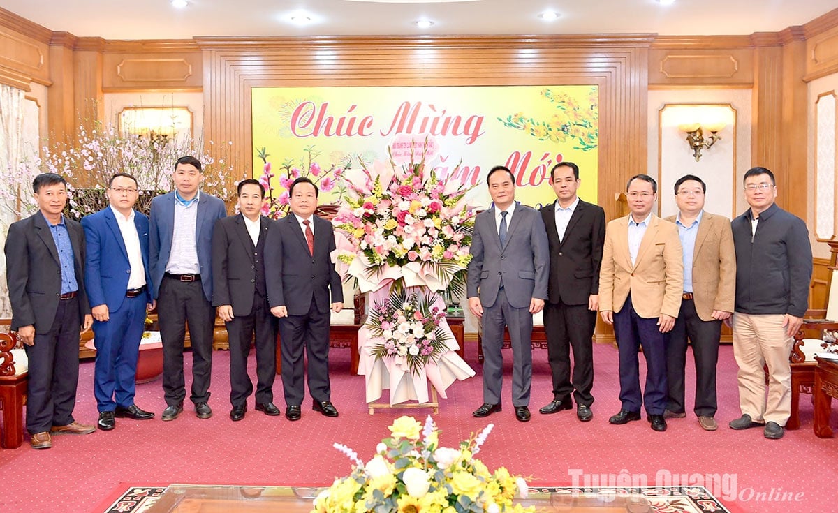 Die Vietnamesische Evangelische Kirche (Nord) wünscht dem Volkskomitee der Provinz Tuyen Quang ein frohes neues Jahr