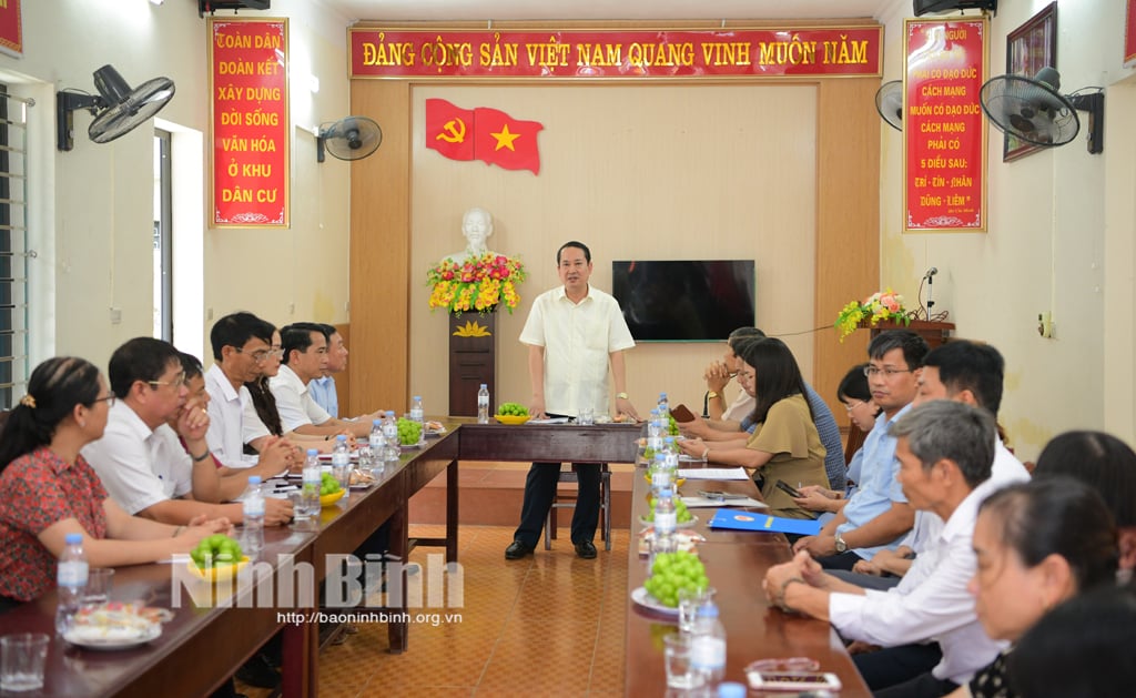 Provincial leaders survey typical model of skillful mass mobilization