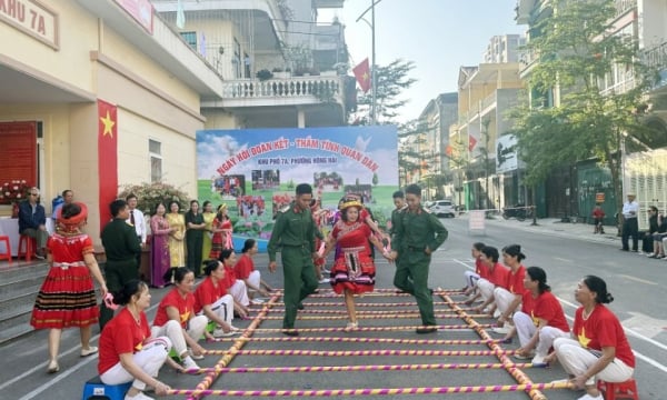 Nhịp cầu nối tình đoàn kết