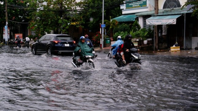 Notable weather in Ho Chi Minh City in late September photo 1