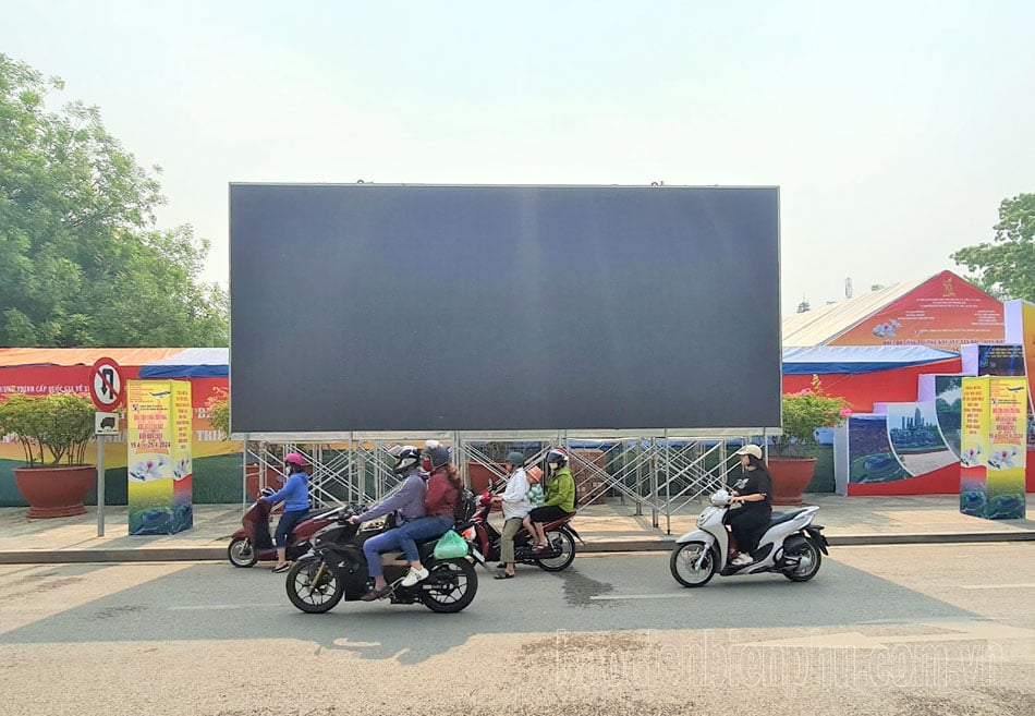 Installation von 27 LED-Bildschirmen zum 70. Jahrestag des Sieges von Dien Bien Phu