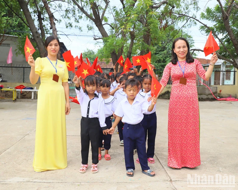 Plus de 150 000 élèves de Ninh Thuan entrent dans la nouvelle année scolaire 2024-2025 photo 2