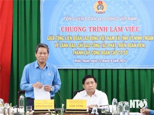 Đoàn công tác của Tổng Liên đoàn Lao động Việt Nam làm việc với Ban Thường vụ Liên đoàn Lao động tỉnh