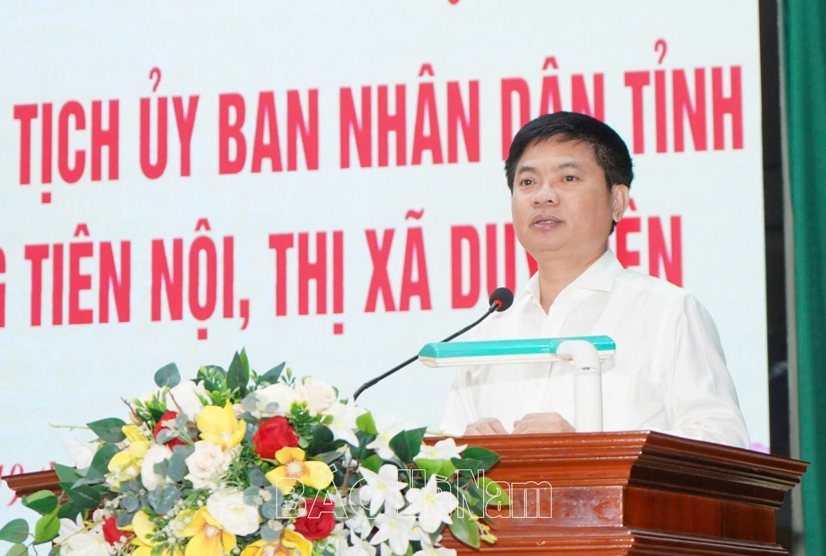 레티투이(Le Thi Thuy) 성 당 서기와 쯔엉꾸옥휘(Trường Quốc Huy) 성 인민위원회 위원장이 티엔노이 구 주민들과 대화를 나누었습니다.