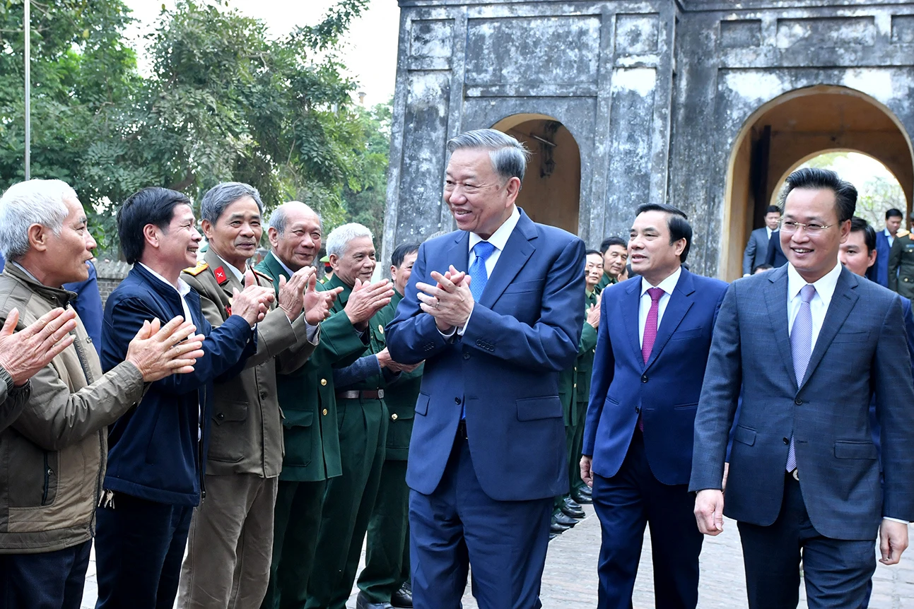 [Ảnh] Tổng Bí thư Tô Lâm thăm, chúc Tết Đảng bộ, chính quyền và nhân dân tỉnh Hưng Yên ảnh 8