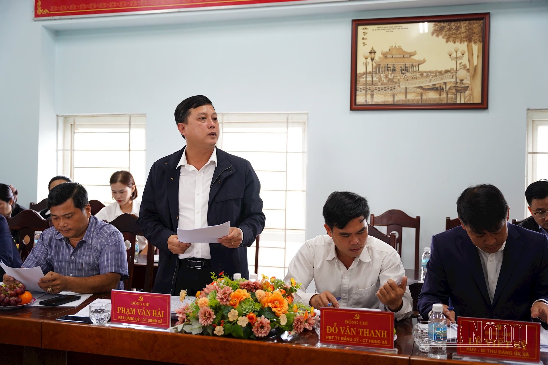 Leaders of Nhan Co commune quickly reported on the results achieved by the commune in the 2020 - 2025 term.