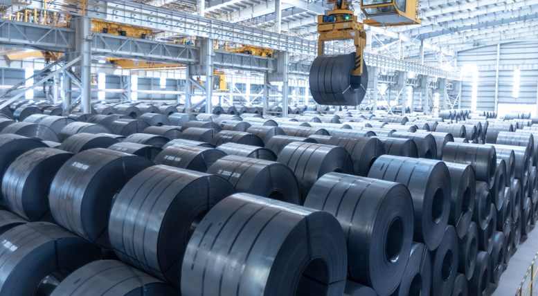En septiembre, la cantidad de bobinas laminadas en caliente (HRC) importadas a Vietnam alcanzó 1,2 millones de toneladas, un aumento del 34% en comparación con agosto y equivalente al 220% de la producción nacional (568.000 toneladas) - Foto: Colaborador