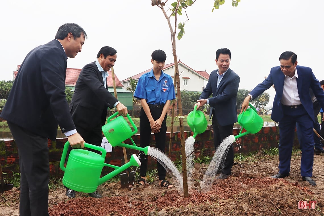 គម្រោងរំលឹកវិញ្ញាណក្ខន្ធវីរៈបុរស Phan Dinh Giot នៅ Ha Tinh បានចាប់ផ្តើម