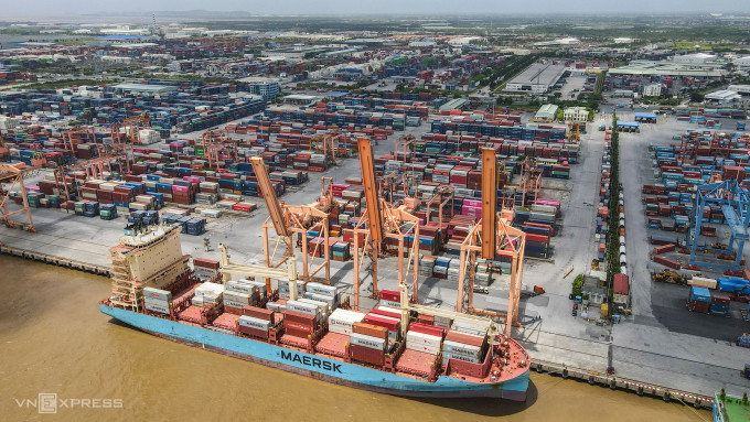 Import and export of goods at Tan Vu port - Hai Phong. Photo: Giang Huy