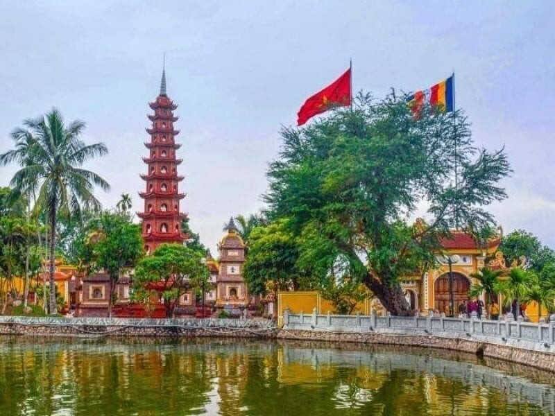 Tran Quoc Pagoda (Hanoi).