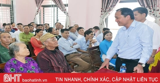 Bí thư Tỉnh ủy chung vui ngày hội đại đoàn kết tại Đức Thọ