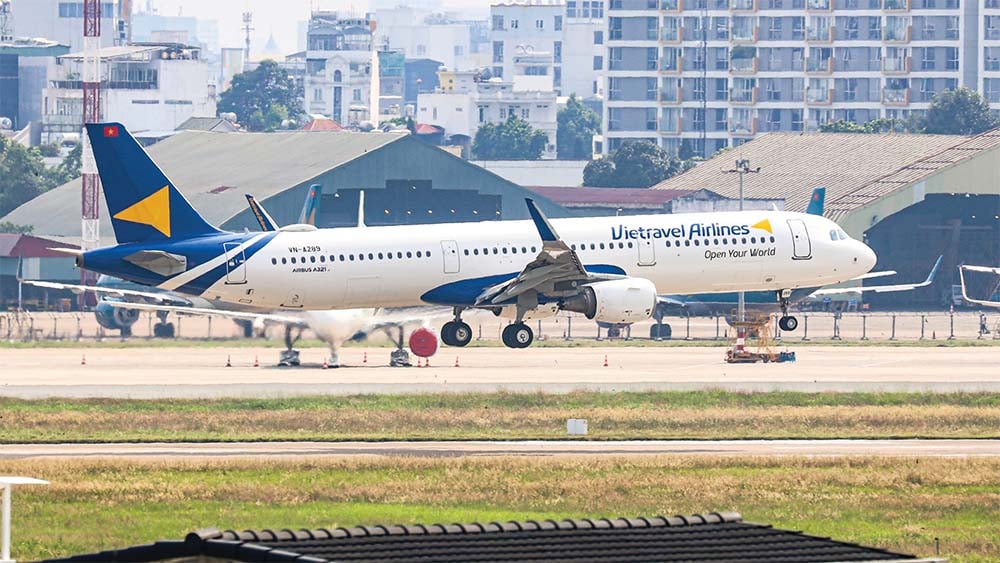 Vietravel Airlines  2 chiếc A321 và 1 chiếc A320 trên một số đường bay thường lệ nội địa và các chuyến bay thuê chuyến nước ngoài