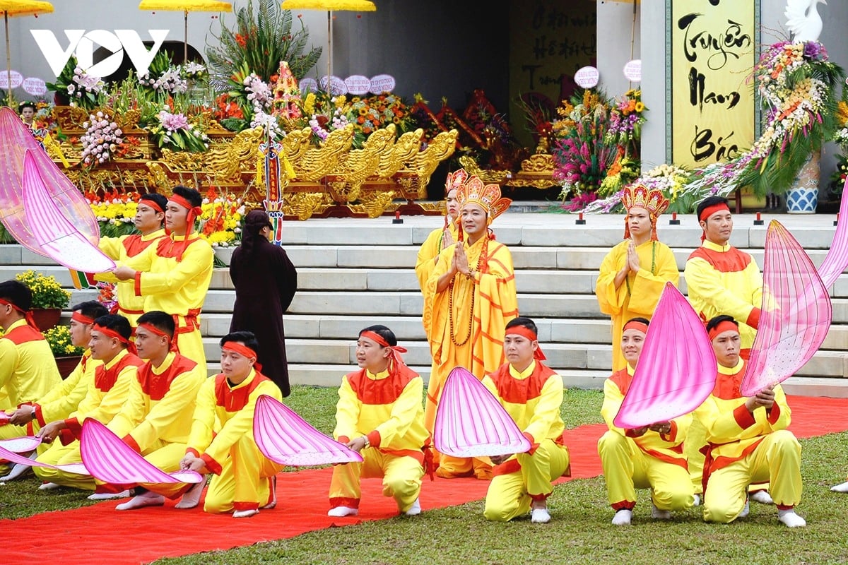 chiem nguong quan the di tich yen tu - vinh nghiem - con son, kiep bac hinh anh 6