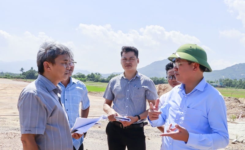 Lãnh đạo tỉnh Bình Định trong chuyến kiểm tra kiểm tra thực địa Dự án Khu nhà ở xã hội Long Vân