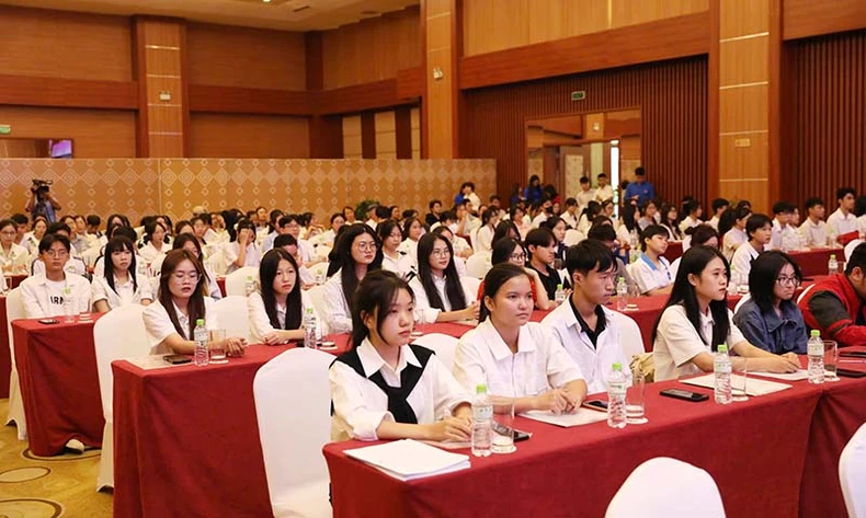 困難な状況にある新入生132名が「就学支援奨学金」を受給 写真2