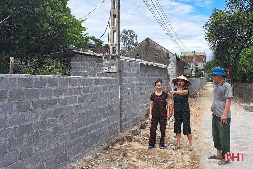 The story of donating land to open a road in the most difficult commune of Nghi Xuan district