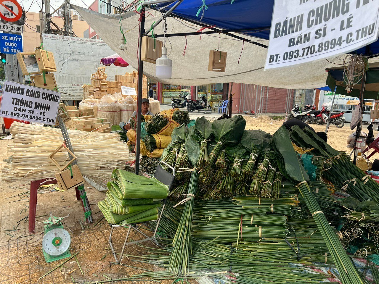 Der einst berühmte Dong-Blatt-Markt in Ho-Chi-Minh-Stadt ist verlassen, Händler seufzen Foto 10