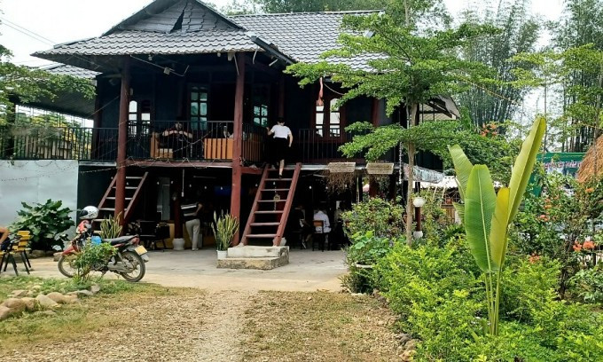 Casa sobre pilotes de la Sra. Duong en la aldea de Pa Pe. Foto: NVCC