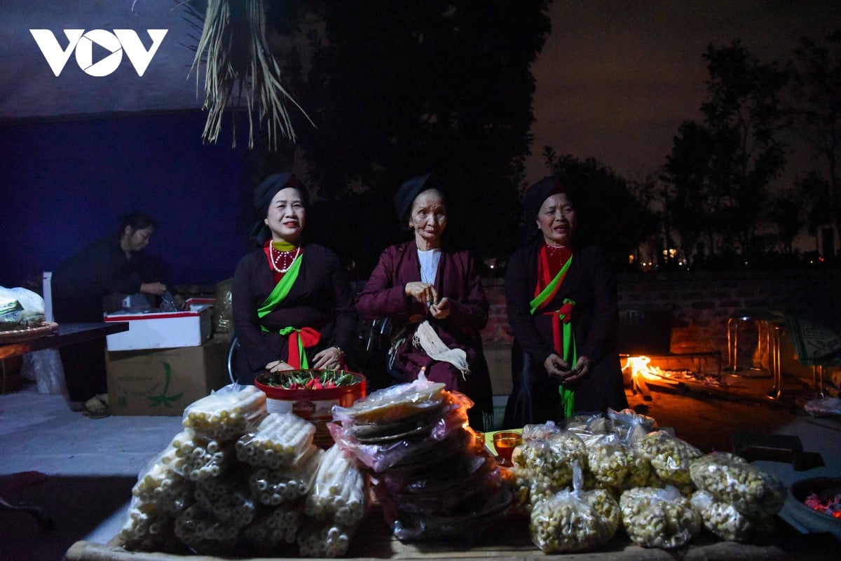 Doc dao phien cho Am duong o bac ninh dem mung 4 tet hinh anh 5