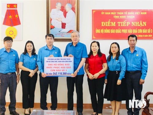 Vietnam Fatherland Front Committee of the province: Received more than 900 million VND to support people to overcome the consequences of storm No. 3