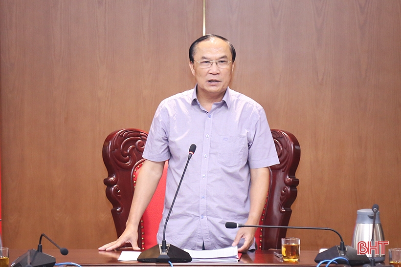 Ha Tinh rencontre des étudiants des cours avancés de théorie politique