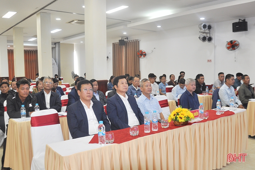 “Hands-on” policy approach for 100 cooperative officials in Ha Tinh