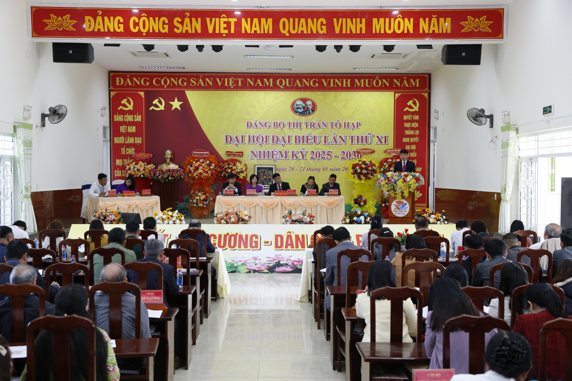 Quang cảnh tại Đại hội Đảng bộ thị trấn Tô Hạp lần thứ XI, nhiệm kỳ 2025-2030