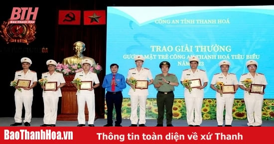 Gặp mặt, trao giải thưởng phụ nữ và gương mặt trẻ Công an tiêu biểu