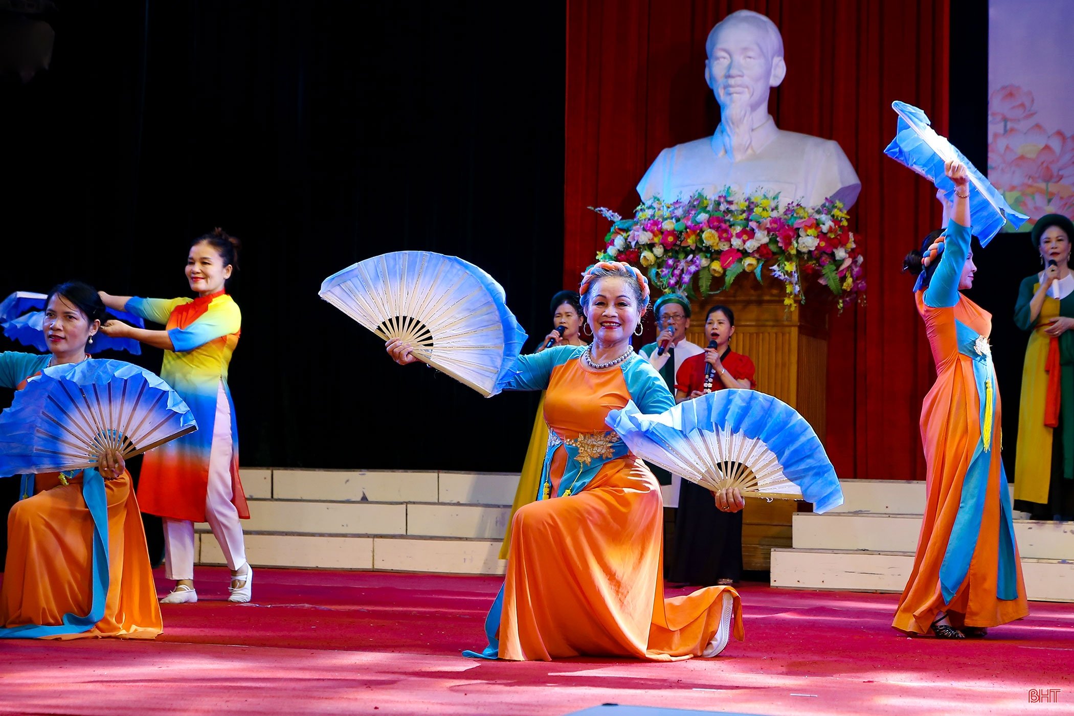 아티스트 Le Thi Hoai Thanh: 공연예술에 대한 끝없는 사랑