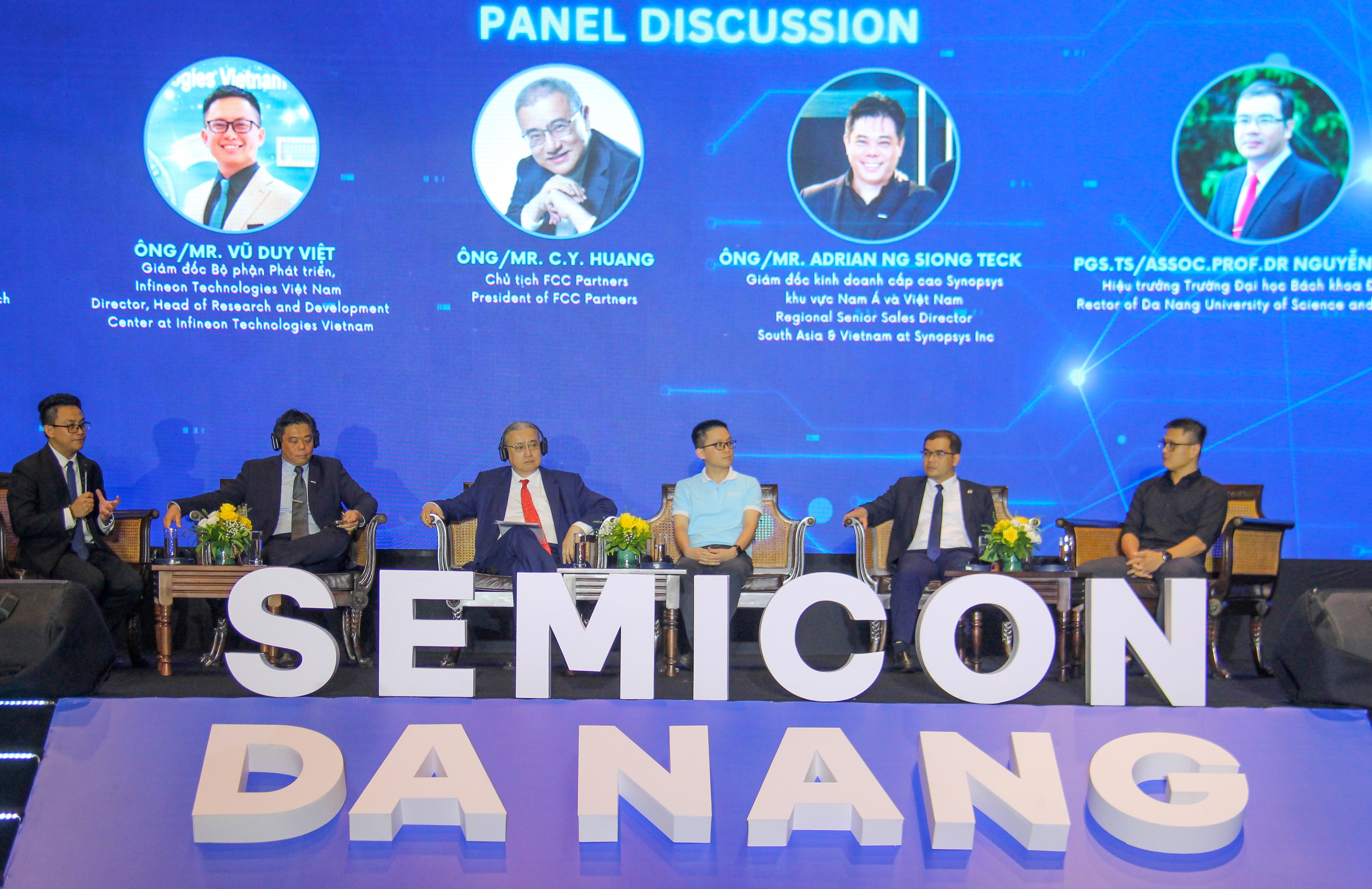 Delegates attending the conference Connecting supply and demand of semiconductor human resources in Da Nang. Photo: M.Q