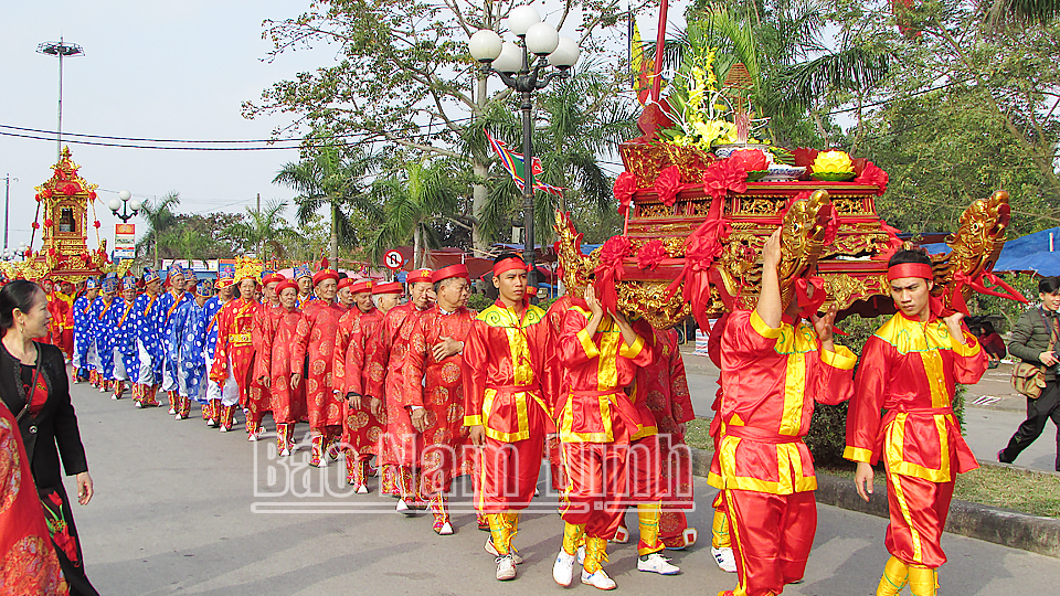 Ngoc-Lo-Sännenprozessionsritual beim Tran-Tempelfest, Bezirk Loc Vuong (Stadt Nam Dinh).