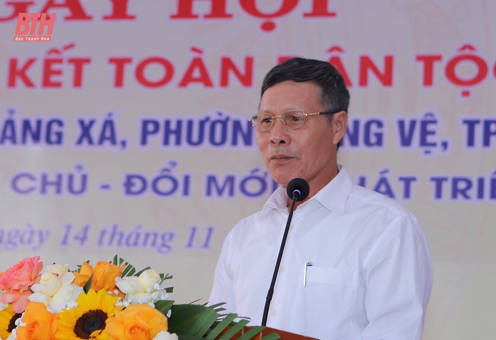 Bí thư Tỉnh ủy Nguyễn Doãn Anh chung vui ngày hội đại đoàn kết toàn dân tộc tại khu phố Quảng Xá