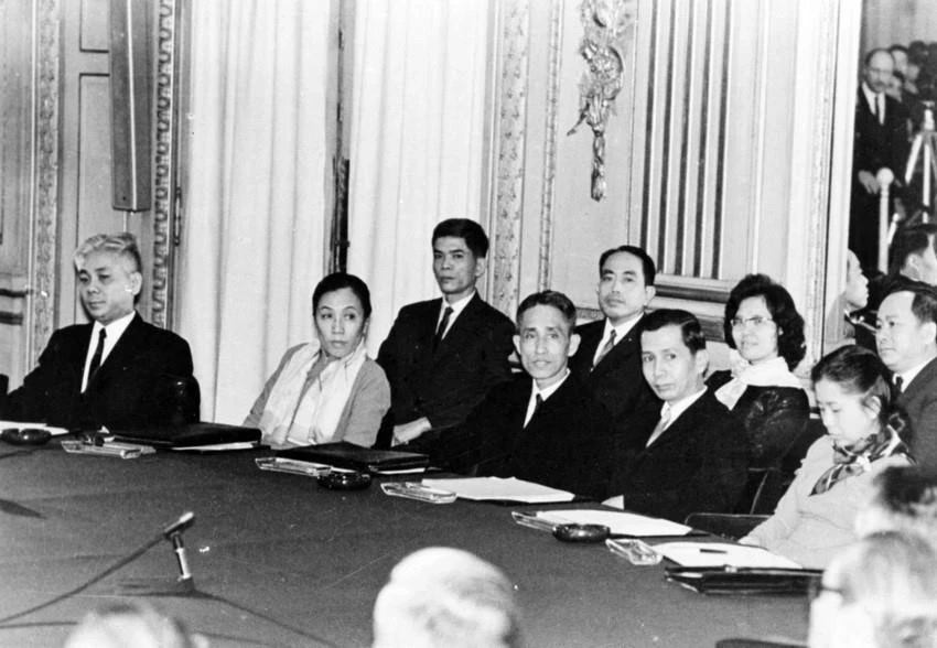 ttxvn-hiep-dinh-paris-nam-1973-nghe-thuat-vua-danh-vua-dam-4-432.jpg