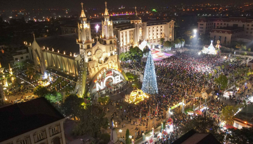 Admire the brilliant churches on Christmas Eve across the country