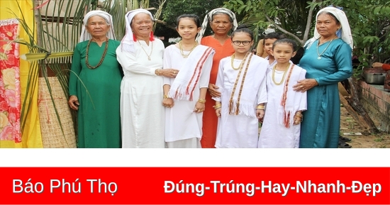 Coming of age ceremony of young girls in Luong Tri Cham village